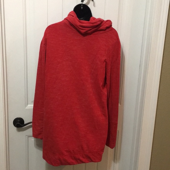 Red pullover - Picture 3 of 4
